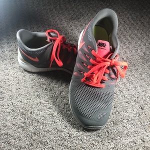 NIKE FREE 5.0 WOMENS SHOE